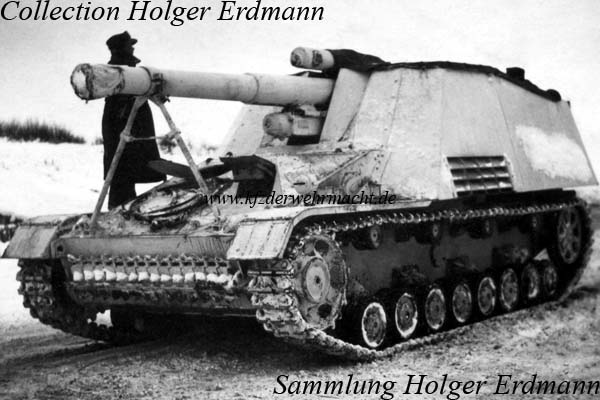 15cm_sFH18_auf_Gw_III_IV_Hummel_Winter_1943