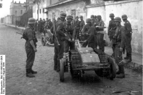 20091021234907!Bundesarchiv_Bild_101I-695-0411-06A,_Warschauer_Aufstand,_Soldaten_mit_'Goliath'