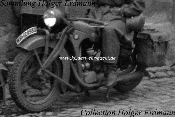 BMW_R4_vor_Fachwerkhaus