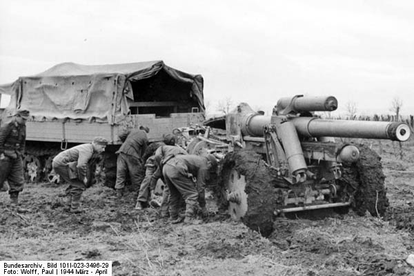 Bundesarchiv_Bild_101I-023-3496-29,_Russland,_Sd,_Raupenschlepper_mit_Geschtz