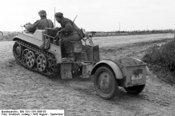 Bundesarchiv_Bild_101I-154-1986-03,_Russland,_Kettenkrad_mit_Anhnger