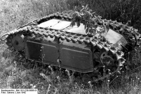 Bundesarchiv_Bild_101I-230-0686-01,_Russland-Krim,_Sprengpanzer_'Goliath'