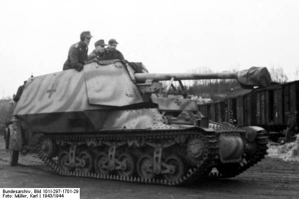 Bundesarchiv_Bild_101I-297-1701-29,_Im_Westen,_Panzer_'Marder_I'