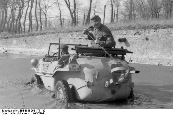 Bundesarchiv_Bild_101I-298-1771-19,_Nordfrankreich,_Schwimmwagen