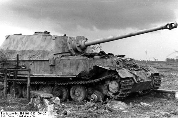 Bundesarchiv_Bild_101I-313-1004-25,_Italien,_Panzer_'Elefant'
