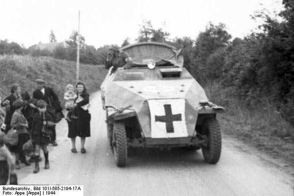 Bundesarchiv_Bild_101I-585-2194-17A,_im_Westen,_Schtzenpanzerwagen