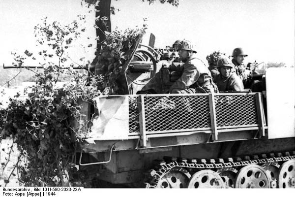 Bundesarchiv_Bild_101I-590-2333-23A,_Arnheim,_Schtzenpanzer