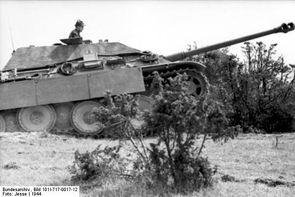 Bundesarchiv_Bild_101I-717-0017-12,_Frankreich,_Jagdpanther