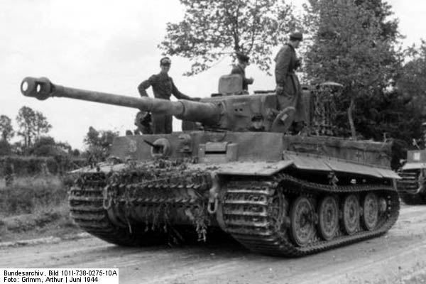 Bundesarchiv_Bild_101I-738-0275-10A,_Bei_Villers-Bocage,_Panzer_VI_(Tiger_I)