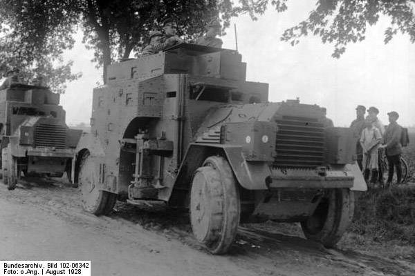 Bundesarchiv_Bild_102-06342__Ostpreussen__Herbstmanover