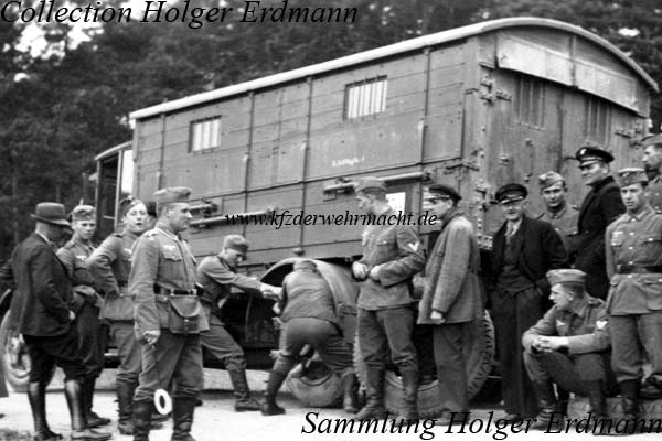 Daimler_DR_4-5d_Werkst_Kw_Kfz_51_Reifenwechsel