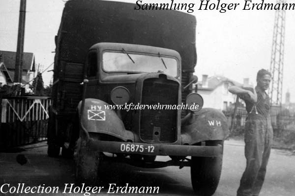 Dodge_1936_Beute_LKW_in_Cognac_Juni_1940_9_ID