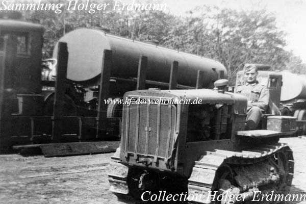 FAR_Tank_Sattelzug_&_Caterpillar_Twenty_Two