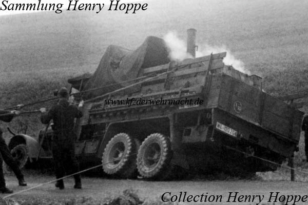 Henschel_33_D1_m_gl_Lkw_Kchenwagen_WL-120204_abgerutscht_Hoppe