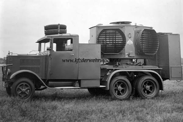 Krupp_L_3_H_63_Landebahnleuchte_Siemens_Schuckert