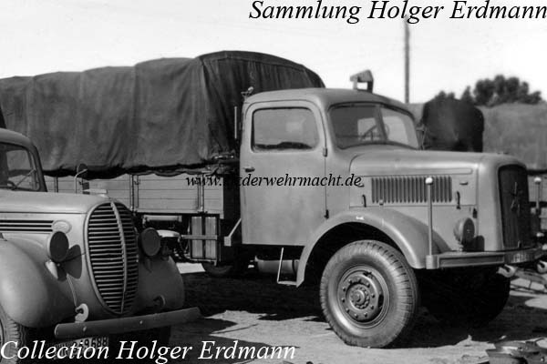 Henschel_Mars_4500_&_Ford_V8_3t_1939