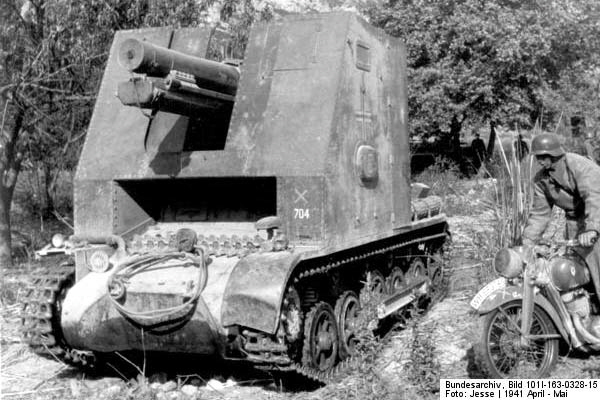 Bundesarchiv_Bild_101I-163-0328-15,_Griechenland,_Panzer_I_B_mit_I.G._33