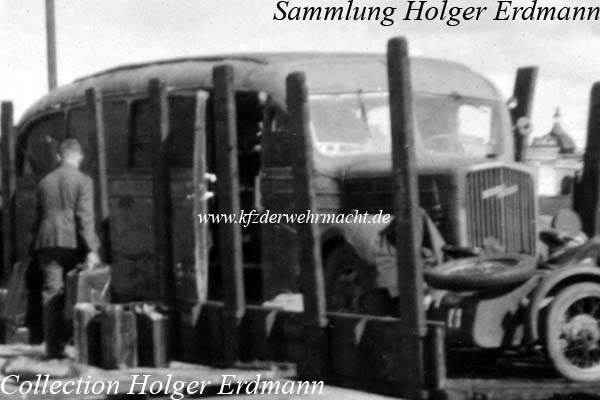 Kom_Opel_Blitz_3t_S_auf_Bahn_verladen_23_ID_02