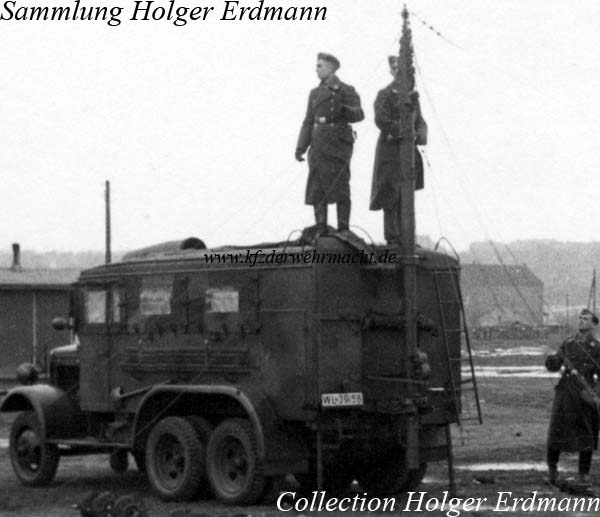 Magirus_M_206_FuMastKw_Kfz_68_beim_Aufrichten_des_Mastes