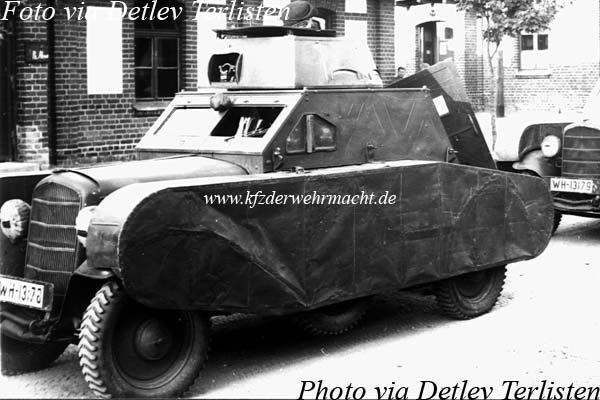 Opel_P4_Atrrappe_ARYS_SOMMER_1939