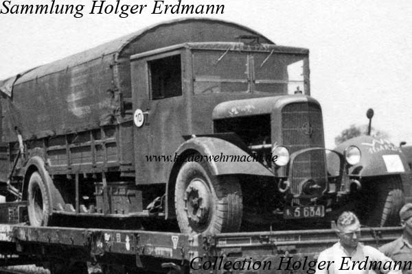 Panhard_K_91_auf_Bahn_verladen