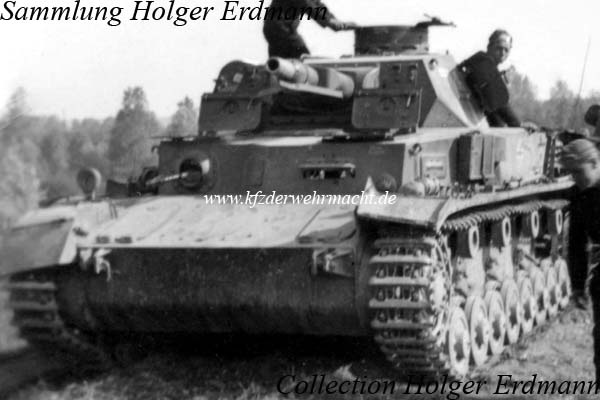 Panzer_4_A_&_D_auf_Damm_7Kp_PzRgt25_7_PD