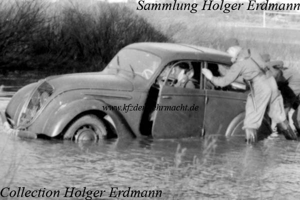 Peugeot_202_bei_Hochwasser_01