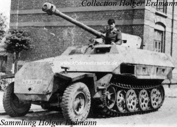 SdKfz_251-22_D_am_Straenrand