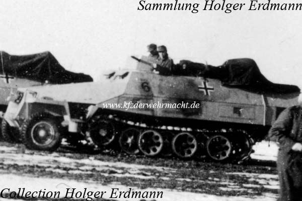 SdKfz_251_16_D_Flammpanzerwagen_Zug_in_Aufstellung