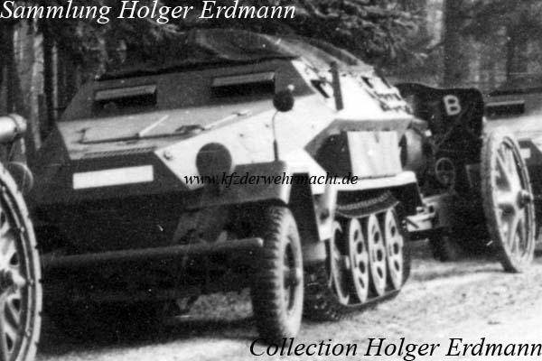 SdKfz_251_ungep_&_10,5cm_leFH18_Krz_am_21_Nov_39