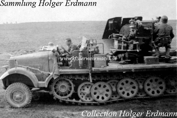 SdKfz_6_2_m_Zgkw_5t_mit_3,7cm_Flak36_in_Stellung