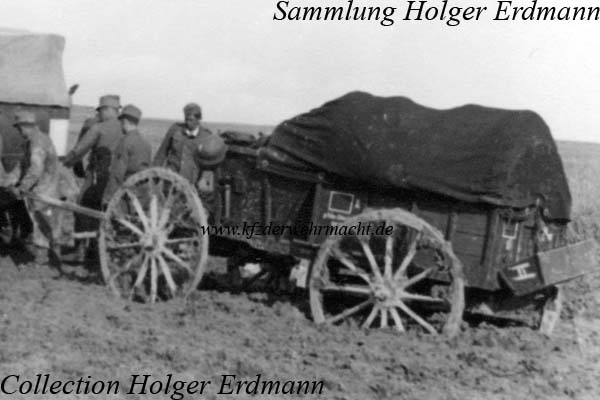 SdKfz_6_einer_GebDiv_schleppt_leichten_Feldwagen_Hf1