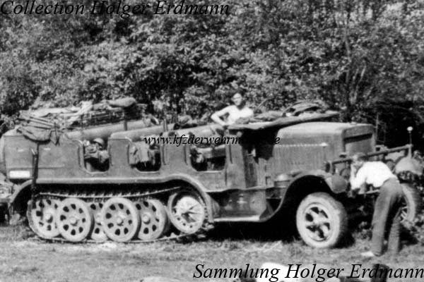 SdKfz_7_KMm8_mit_15cm_sFH18_bei_Rast