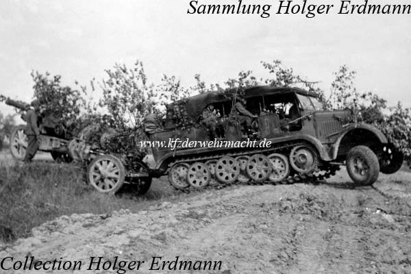 SdKfz_7_m_Zgkw_8t_&_15cm_sFH18_beim_Stellungswechsel_25_ID(mot)