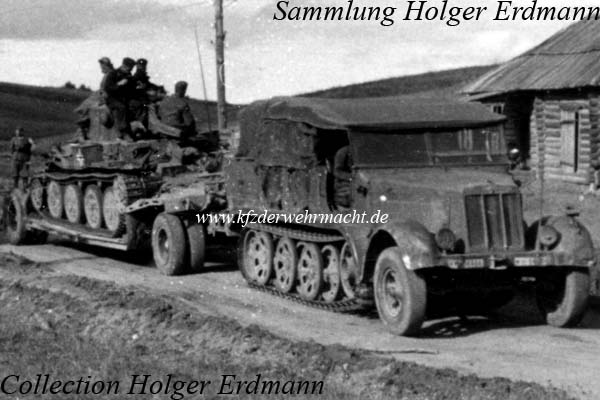 SdKfz_7_m_Zgkw_8t_&_SdAh_115_mit_Panzer_38(t)_beladen