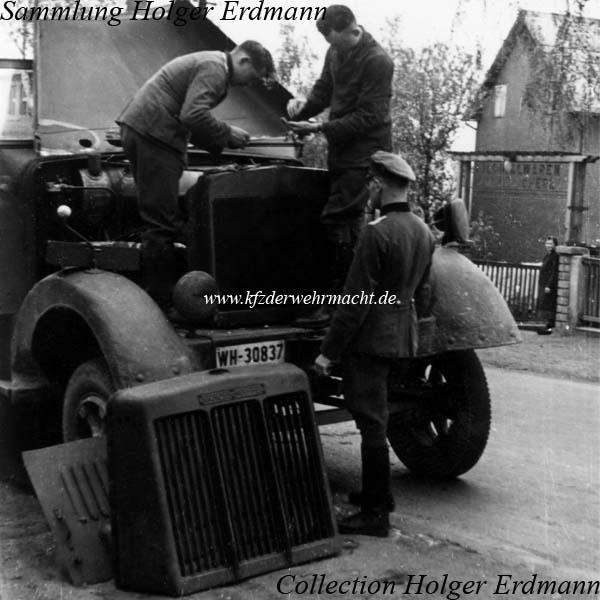 SdKfz_7_m_Zgkw_8t_frhe_Ausf_mit_Motorschaden