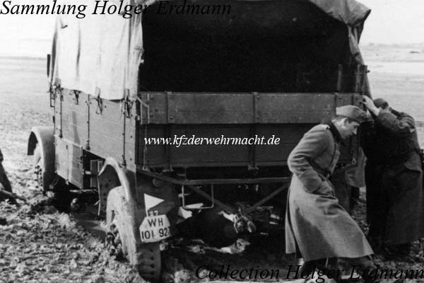 Tatra_T_27_WH-101927_festgefahren