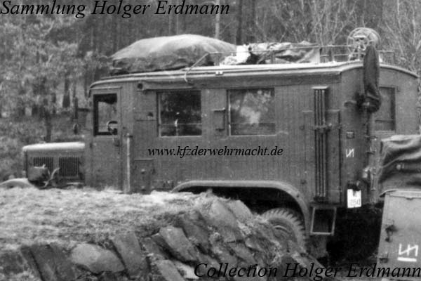 l_gl_Lkw_Kfz_302_&_Horch_830_R_Kfz_15_unbek_WL_Einheit