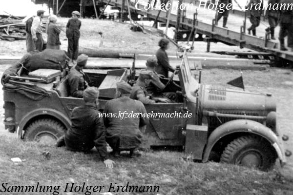 m_gl_Einh_PKW_Typ40_&_Opel_Admiral_vor_Pontonbrcke_in_Winiza